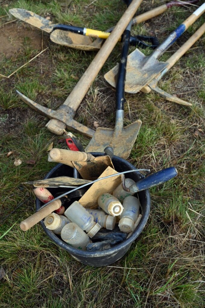 Various fieldwork and sampling tools are used during the annual field practical courses within the research project.