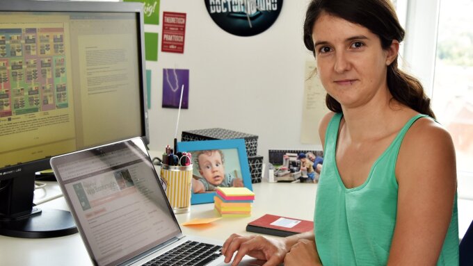 Franziska Hufsky is a bioinformatician and the scientific coordinator of the European Virus Bioinformatics Centre at the University of Jena. She recently published a review in which she summarizes the most important bioinformatic tools for researching SARS-CoV-2.