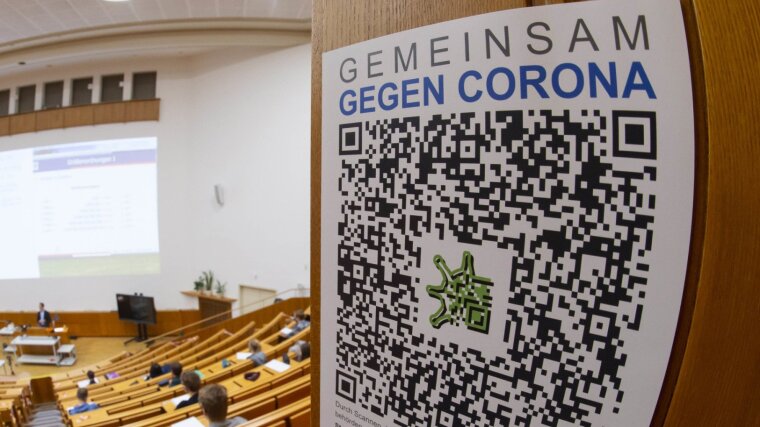 The Corona pandemic impacts teaching and research at the University of Jena.
