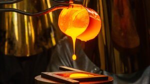 Issue on glass as a material and glass research at the University of Jena.