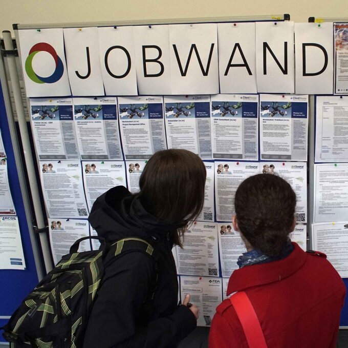 Job offers at the Firmentkontaktbörse (company contact fair) on the campus of the University of Jena 2014.