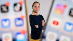 Edda Humprecht is Professor of Digital Communication and the Public Sphere. Her research covers topics including how disinformation on social media is changing society.
